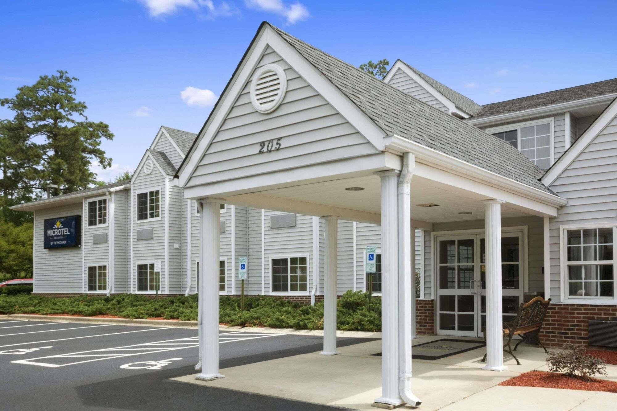 Microtel Inn & Suites By Wyndham Southern Pines Pinehurst Εξωτερικό φωτογραφία