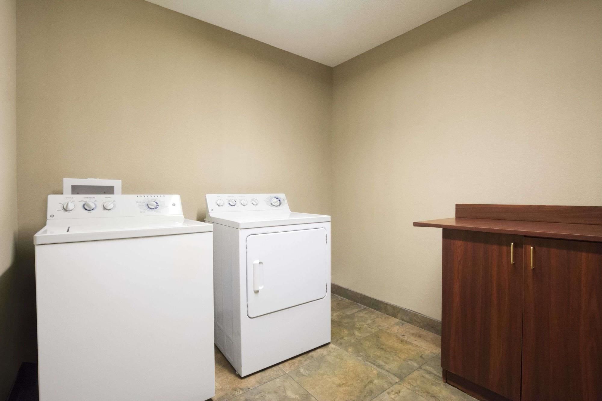 Microtel Inn & Suites By Wyndham Southern Pines Pinehurst Εξωτερικό φωτογραφία
